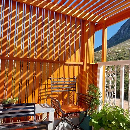 ホテル The Trailhouse Bettyʼs Bay エクステリア 写真