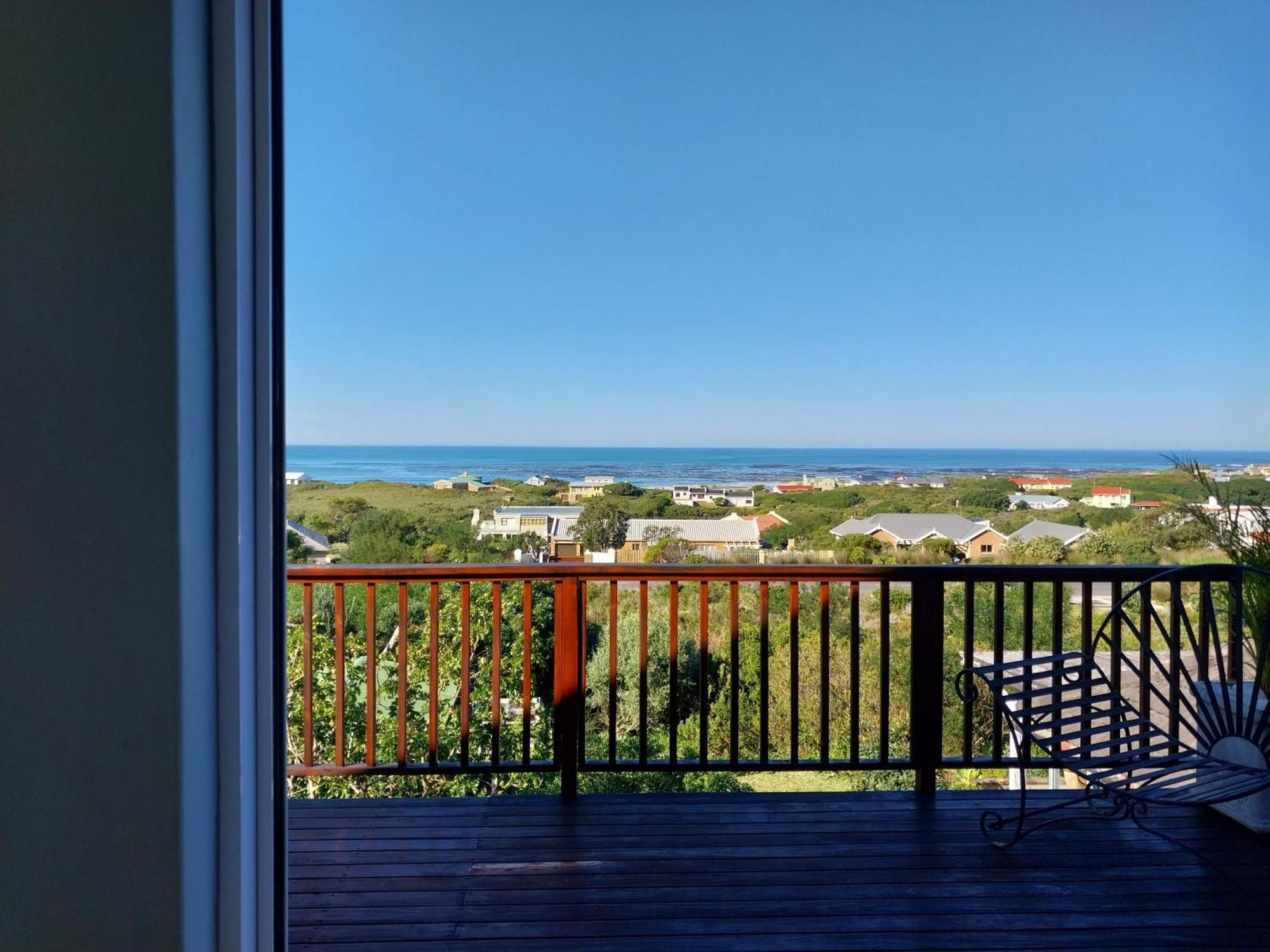 ホテル The Trailhouse Bettyʼs Bay エクステリア 写真