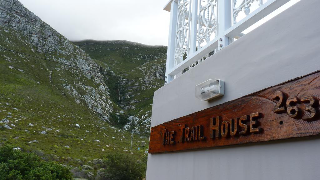 ホテル The Trailhouse Bettyʼs Bay エクステリア 写真